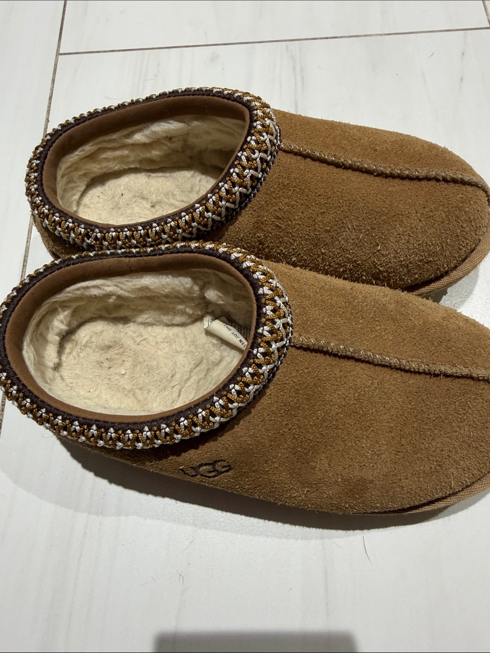 UGG Girl size 1 Chestnut Brown Suede Slip-On Shearling Clog